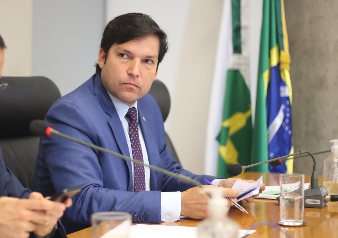Leis de Robério Negreiros sobre saúde feminina e geração de empregos passam a valer integralmente