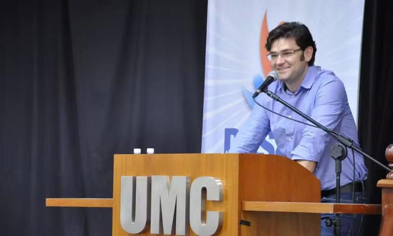 Marqueteiro de Flávio reconhece repugnância de mulheres a Bolsonaro